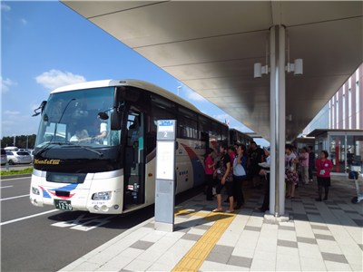 東京行きのシャトルバス